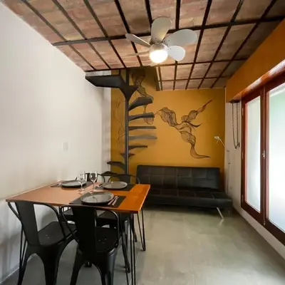 Encantador Duplex cerca de todo