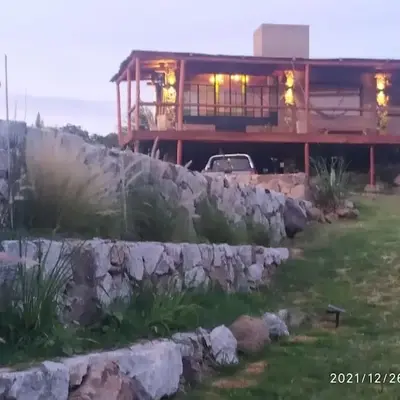 Cabaña LA PEDRERA - Pileta y a metros del Rio