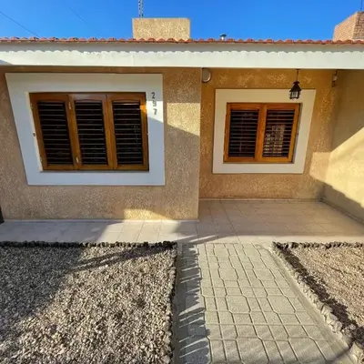 Casa céntrica en calle CB 297