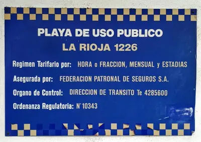 a sign that reads playa be uso pueblico la rueda at Temporarios Cordoba in Cordoba